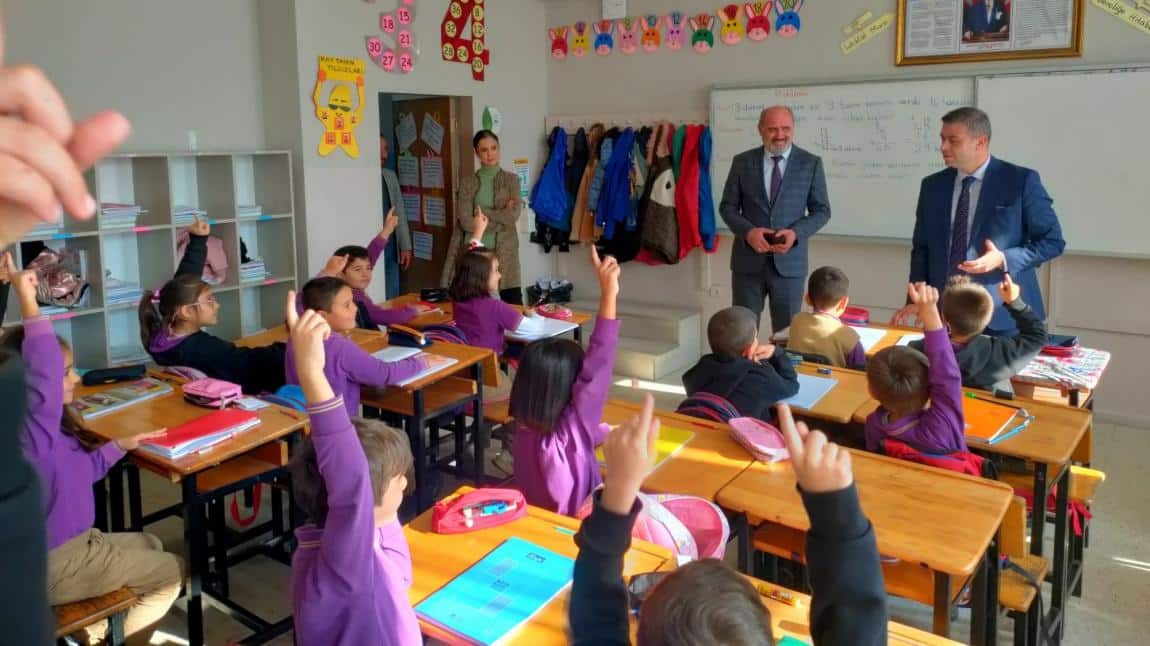 Yalova İl Milli Eğitim Müdürü Halil İbrahim AKMEŞE Okulumuzu Ziyaret Etti